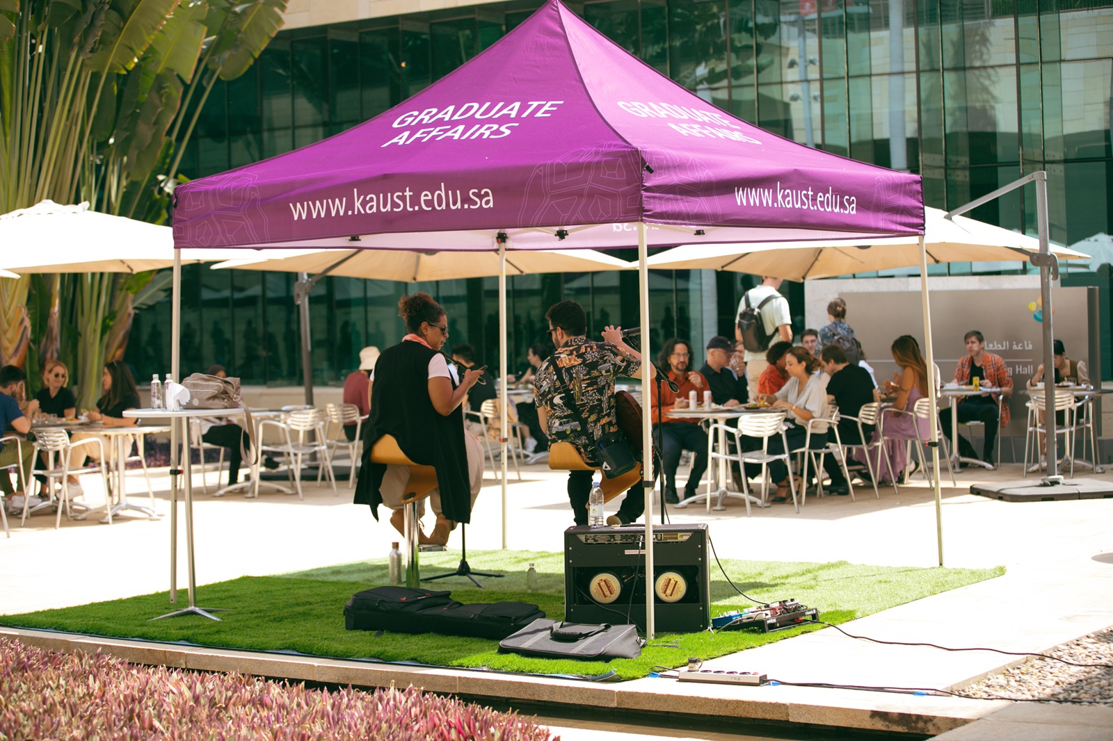 Midday Live Music 17